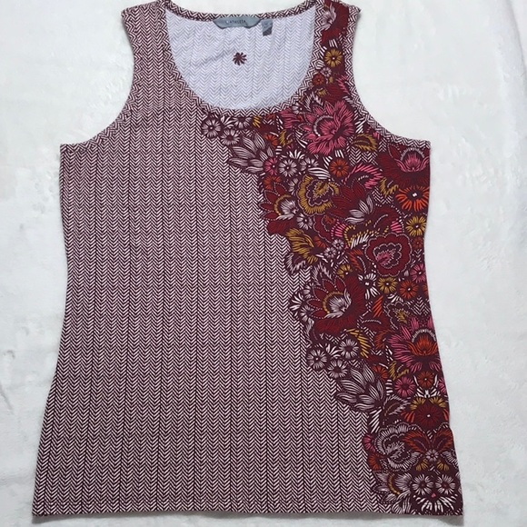 Athleta Tops - Athleta soft herringbone/flowered pattern tank top